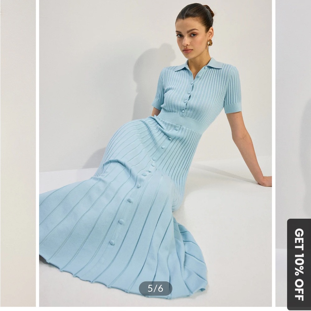 Elegant Blue Ribbed Maxi Dress